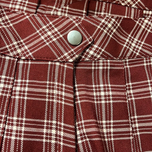 [3/$30] H&M Divided Burgundy Red Plaid Tennis Skirt- Size 6 👚 - Picture 3 of 4